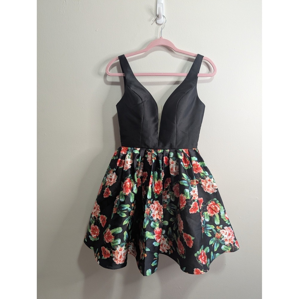 Judy & Julia Women Black Floral V-Neck Fit and Flare Cocktail Mini Dress Size 4